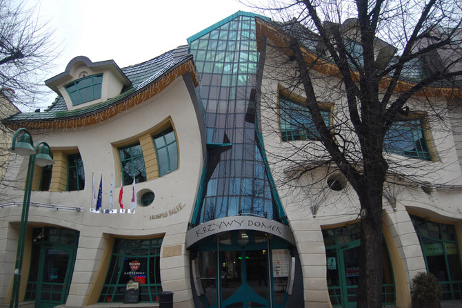 Самые необычные здания. «Кривой дом» в Сопоте