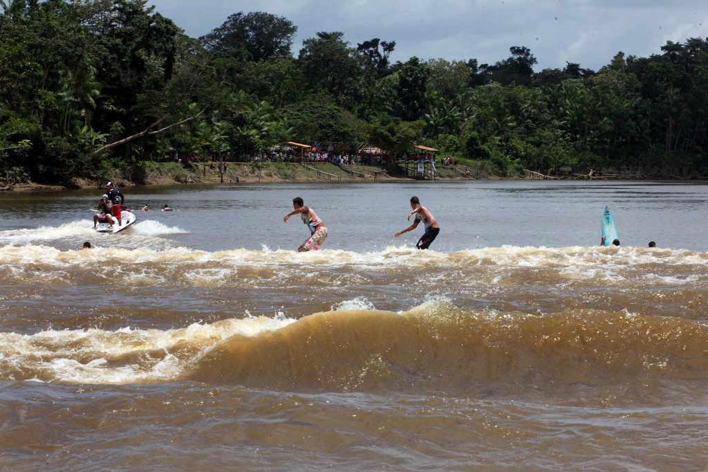 Самые необычные места для серфинга. Бор на Амазонке