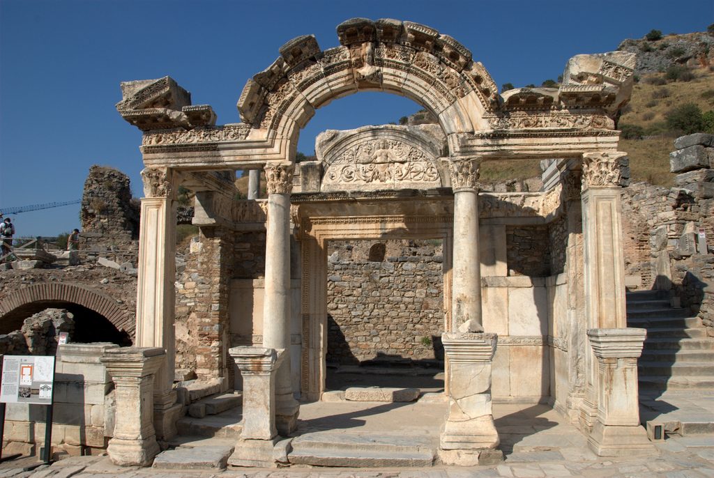 Храм Артемиды в Эфесе.