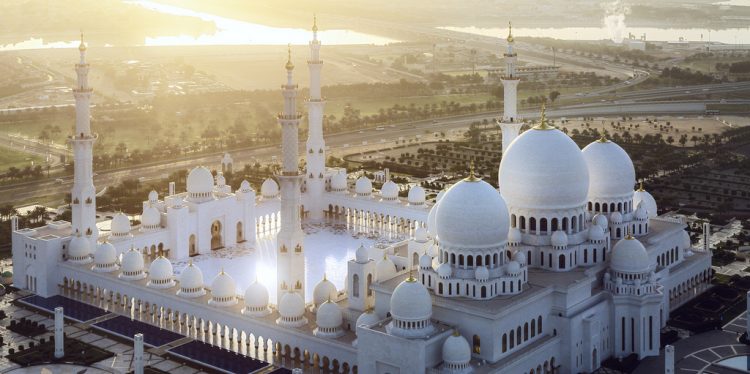 Одна из шести самых больших мечетей в мире