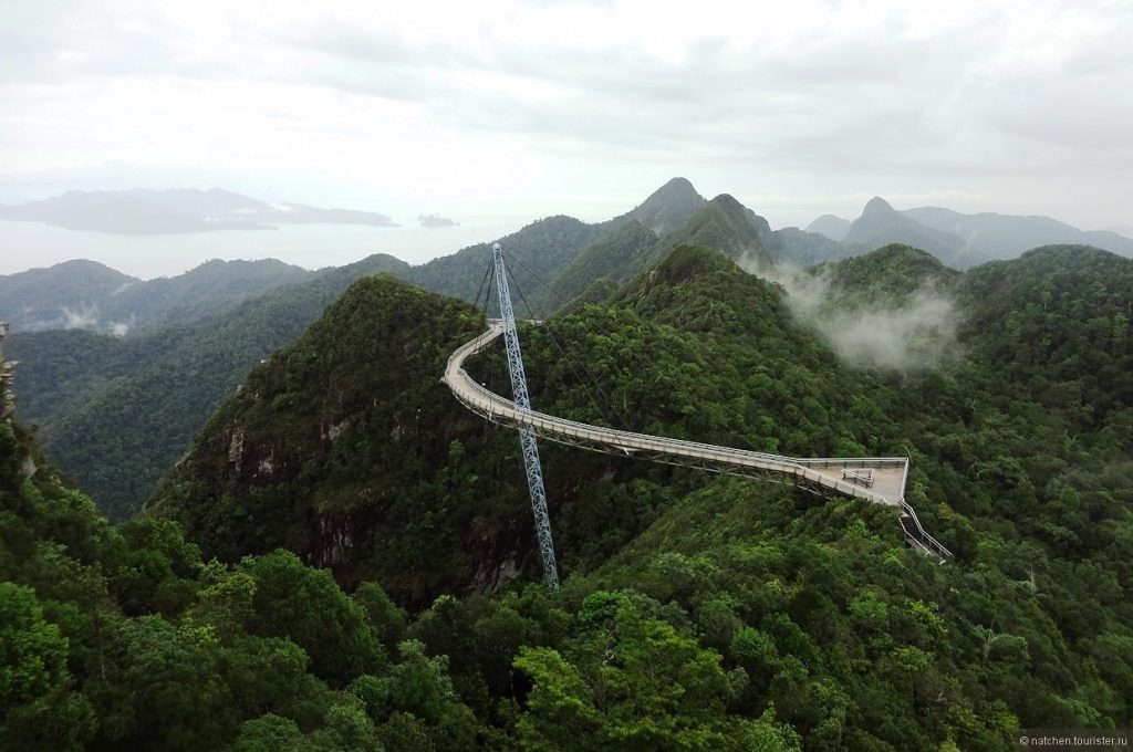 Самые опасные мосты в мире. Подвесной мост над ущельем Пулау Лангкави