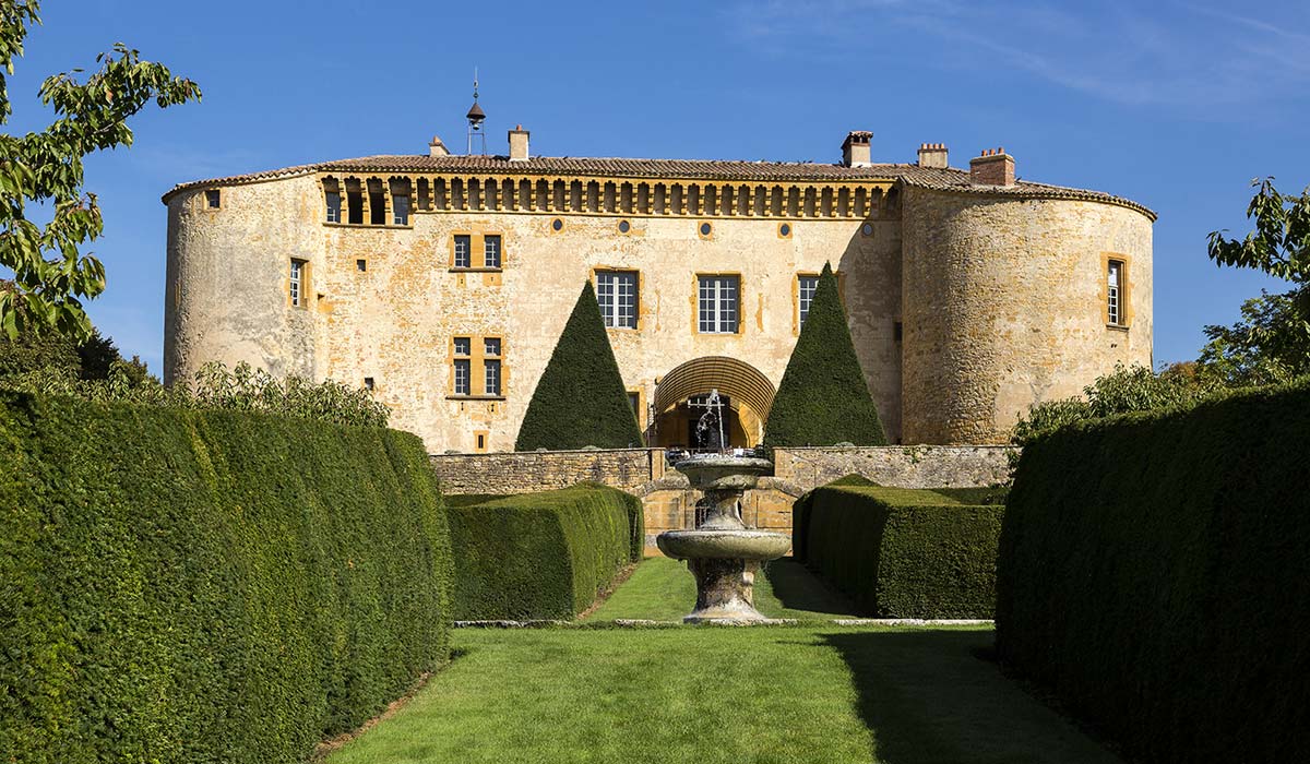 Самые необычные отели. Chateau De Bagnols, Франция