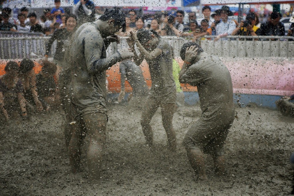 Необычные фестивали. Фестиваль грязи Beryeong
