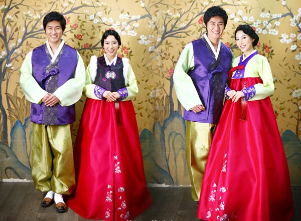 Свадебные наряды. Корея