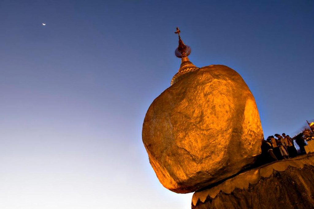 Каменные образования. Золотая Пагода Чайттийо
