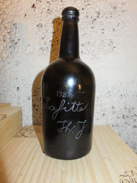 Бутылка Chateau Lafite