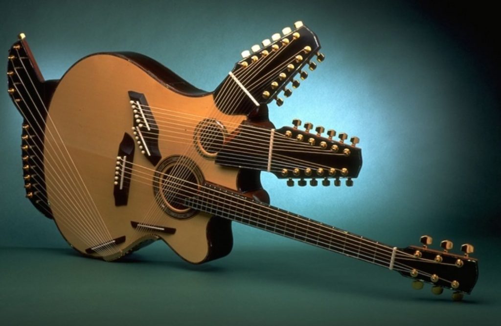 Музыкальный инструмент Пикассо гитара