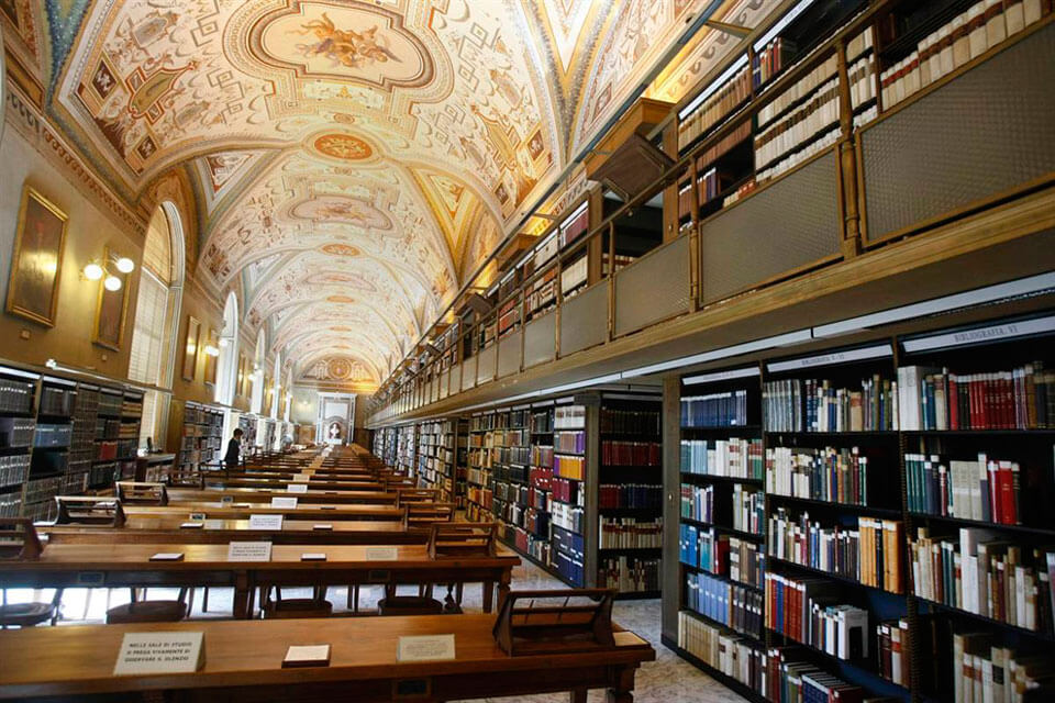 Интересные музеи Ватикана. Библиотека Ватикана