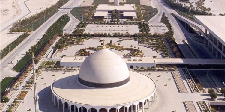 Мечеть аэропорта вмещает до 2000 молящихся