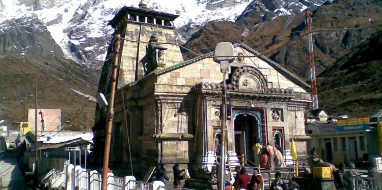 Храм находится в верховьях Гималаев